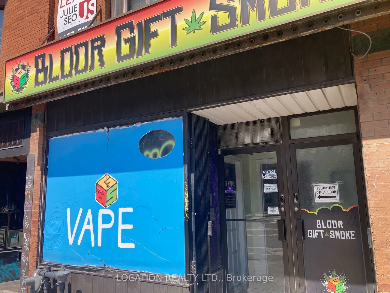 1422, Bloor, Dovercourt-Wallace Emerson-Junction, Toronto