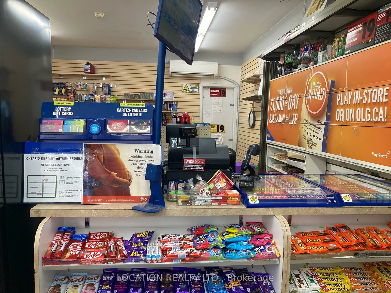 1422, Bloor, Dovercourt-Wallace Emerson-Junction, Toronto