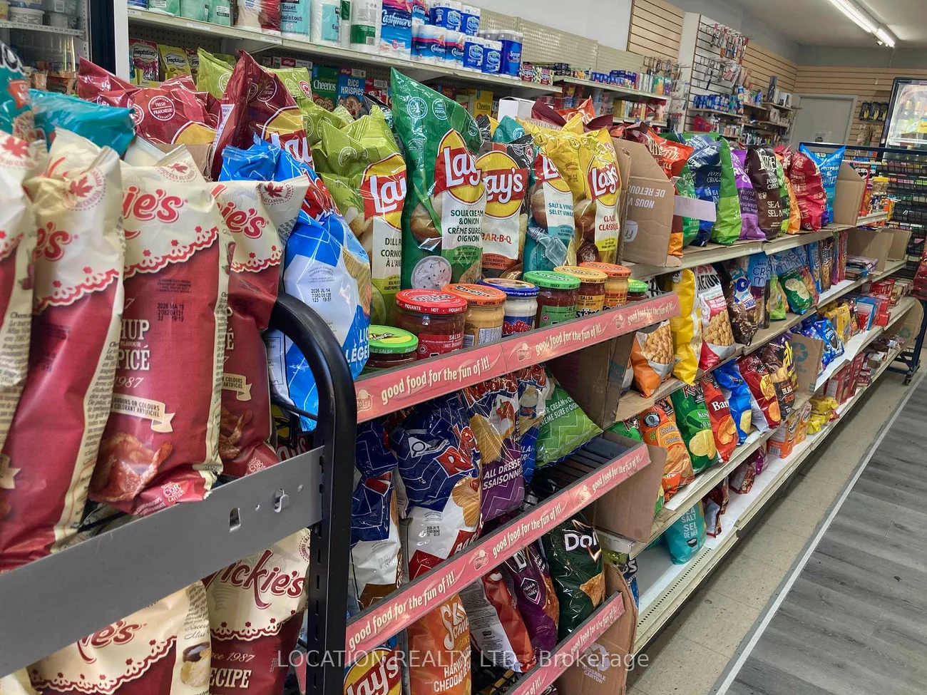 1422, Bloor, Dovercourt-Wallace Emerson-Junction, Toronto