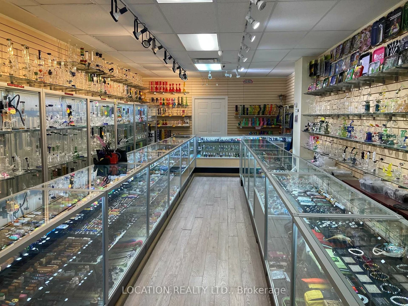 1422, Bloor, Dovercourt-Wallace Emerson-Junction, Toronto