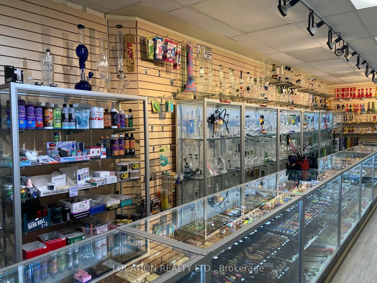 1422, Bloor, Dovercourt-Wallace Emerson-Junction, Toronto