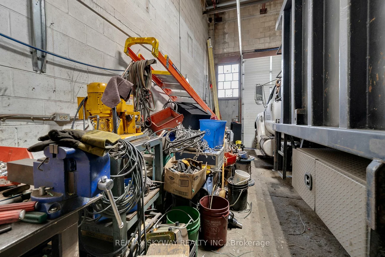 32, Guided, West Humber-Clairville, Toronto