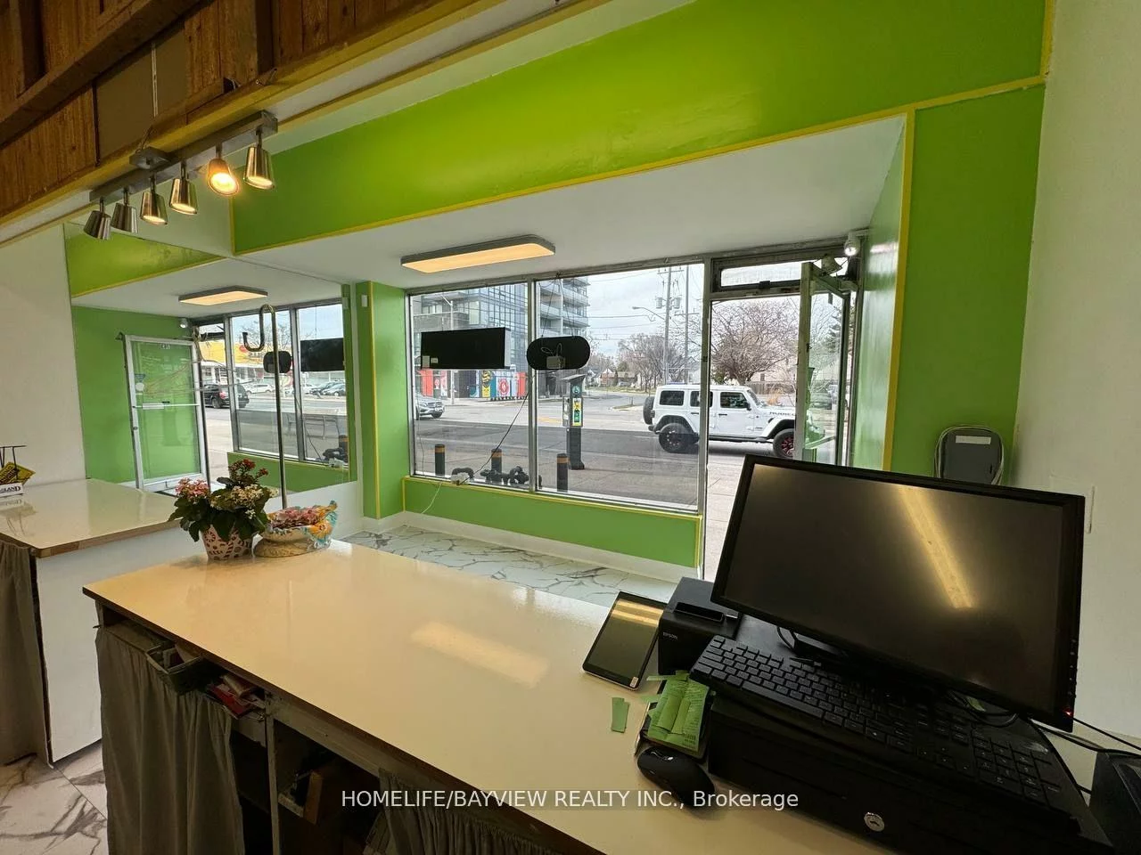 763, The Queensway, Stonegate-Queensway, Toronto