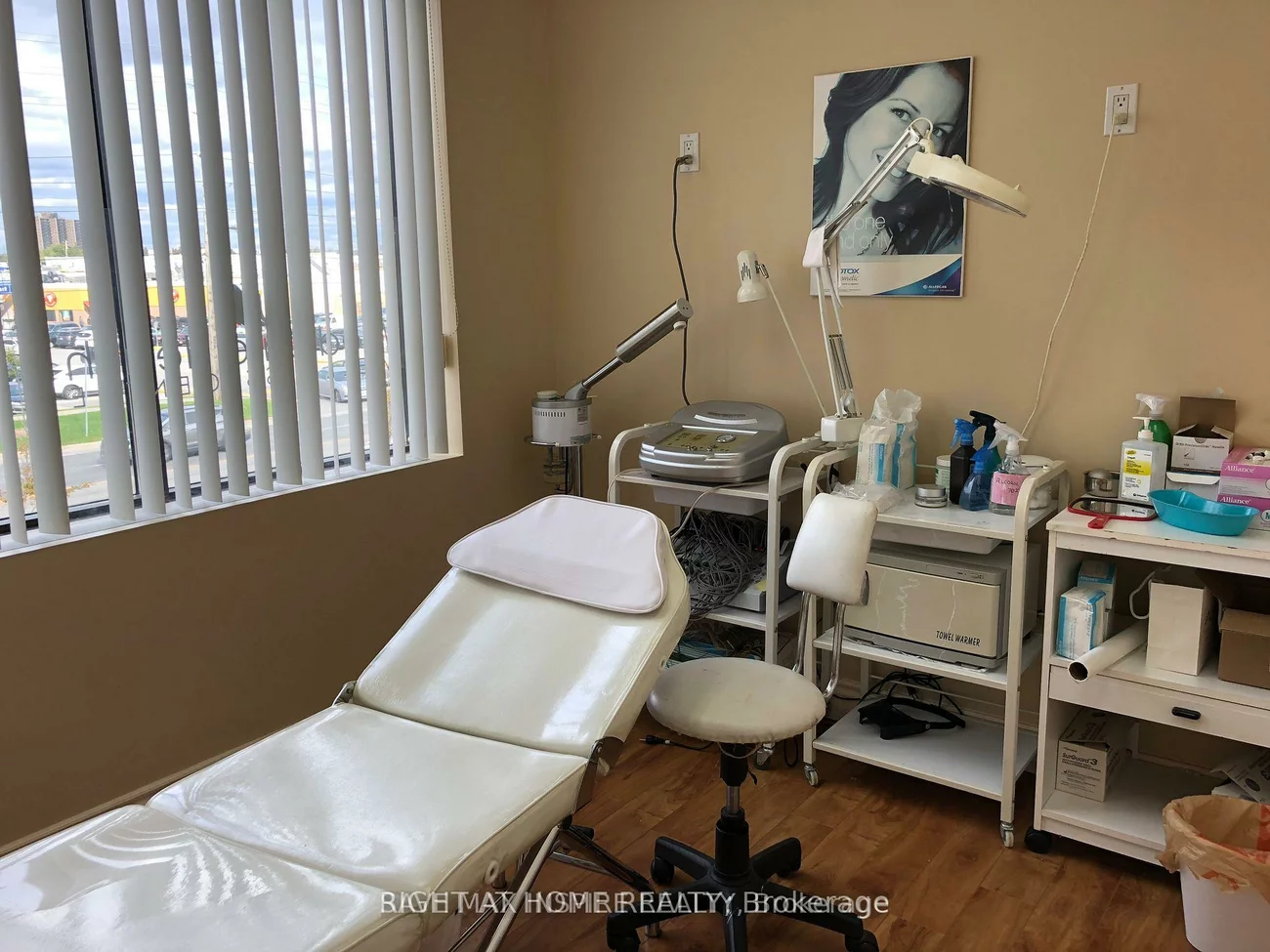 1525, Albion, Mount Olive-Silverstone-Jamestown, Toronto