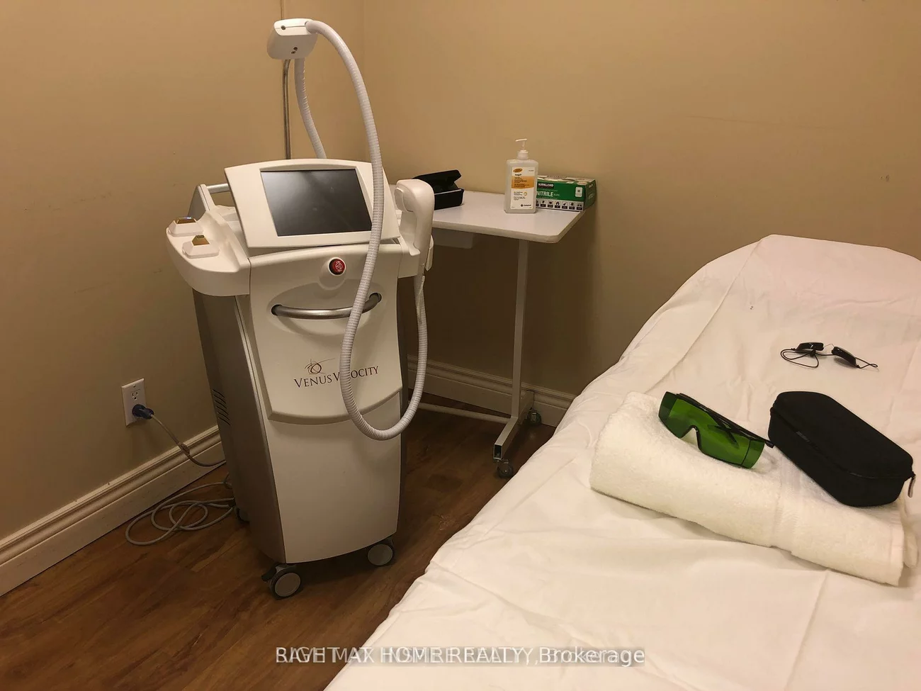 1525, Albion, Mount Olive-Silverstone-Jamestown, Toronto