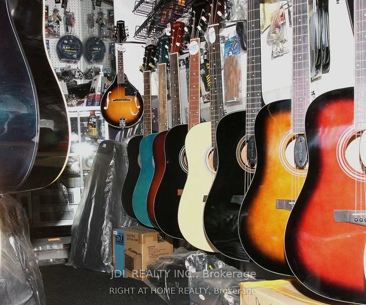 465, Rogers, Keelesdale-Eglinton West, Toronto