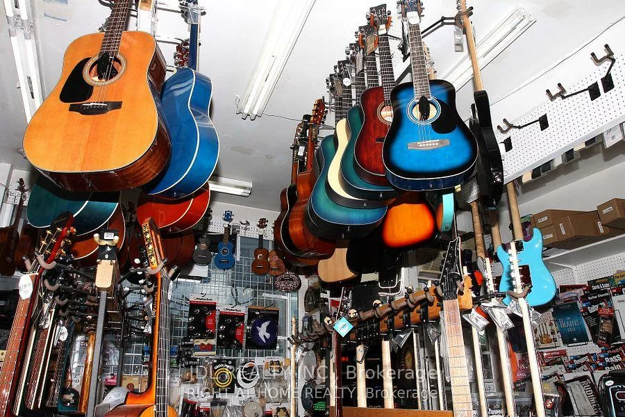 465, Rogers, Keelesdale-Eglinton West, Toronto