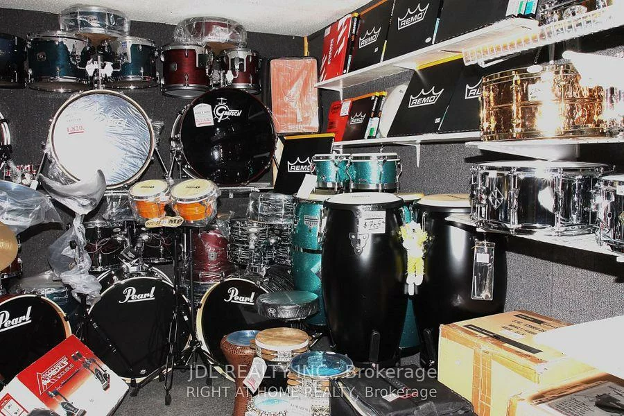 465, Rogers, Keelesdale-Eglinton West, Toronto