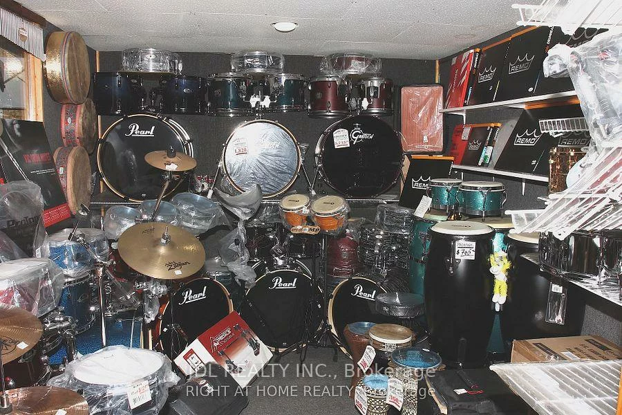 465, Rogers, Keelesdale-Eglinton West, Toronto