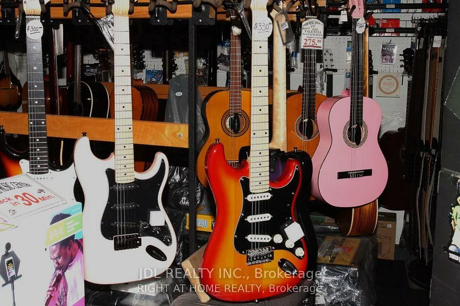 465, Rogers, Keelesdale-Eglinton West, Toronto