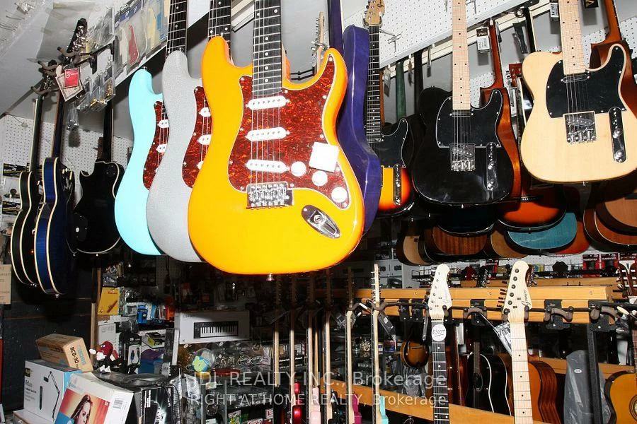 465, Rogers, Keelesdale-Eglinton West, Toronto