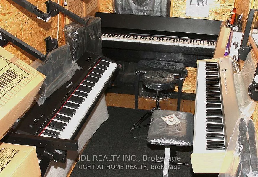 465, Rogers, Keelesdale-Eglinton West, Toronto