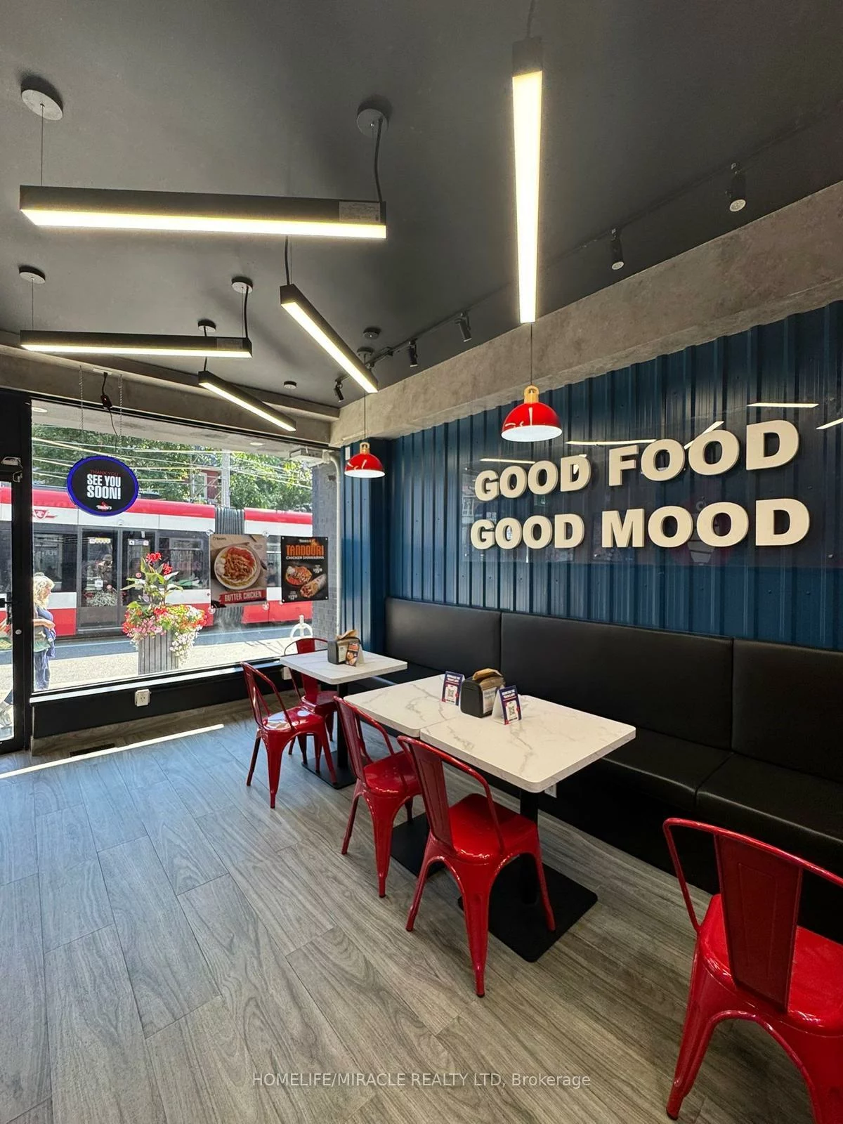 1660, Queen, Roncesvalles, Toronto