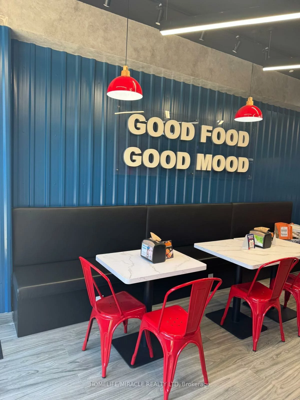 1660, Queen, Roncesvalles, Toronto