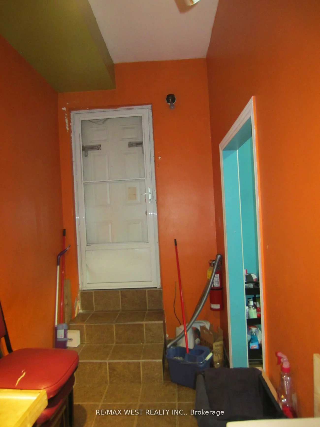 2444, Dufferin, Briar Hill-Belgravia, Toronto