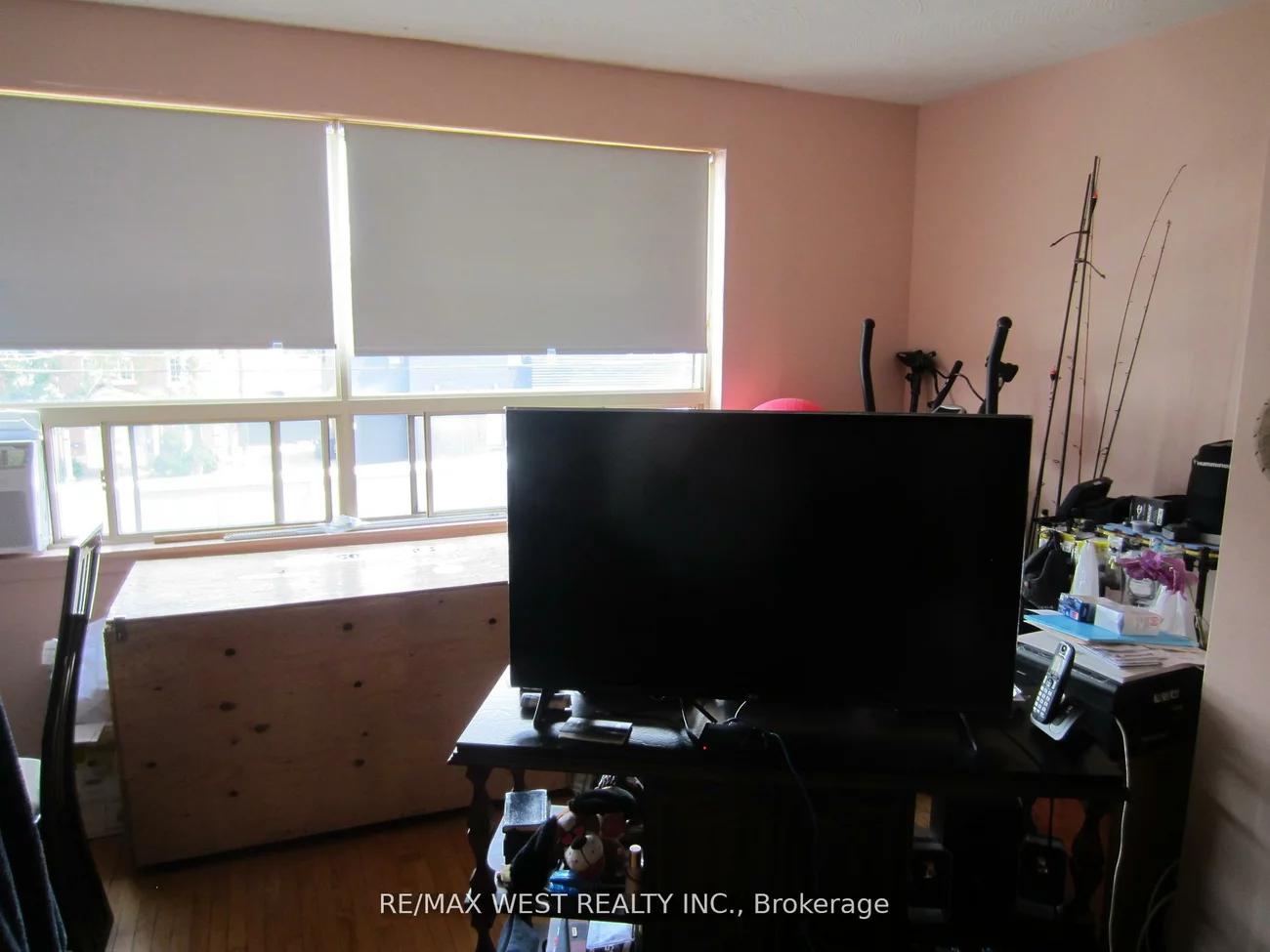 2444, Dufferin, Briar Hill-Belgravia, Toronto