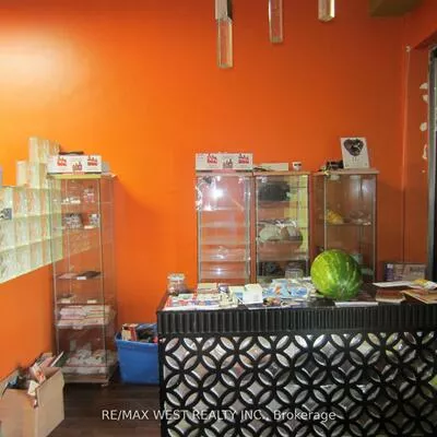 Commercial for sale, 2444, Dufferin, Briar Hill-Belgravia, Toronto