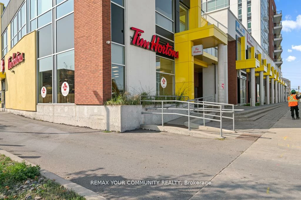 1275, Finch, York University Heights, Toronto