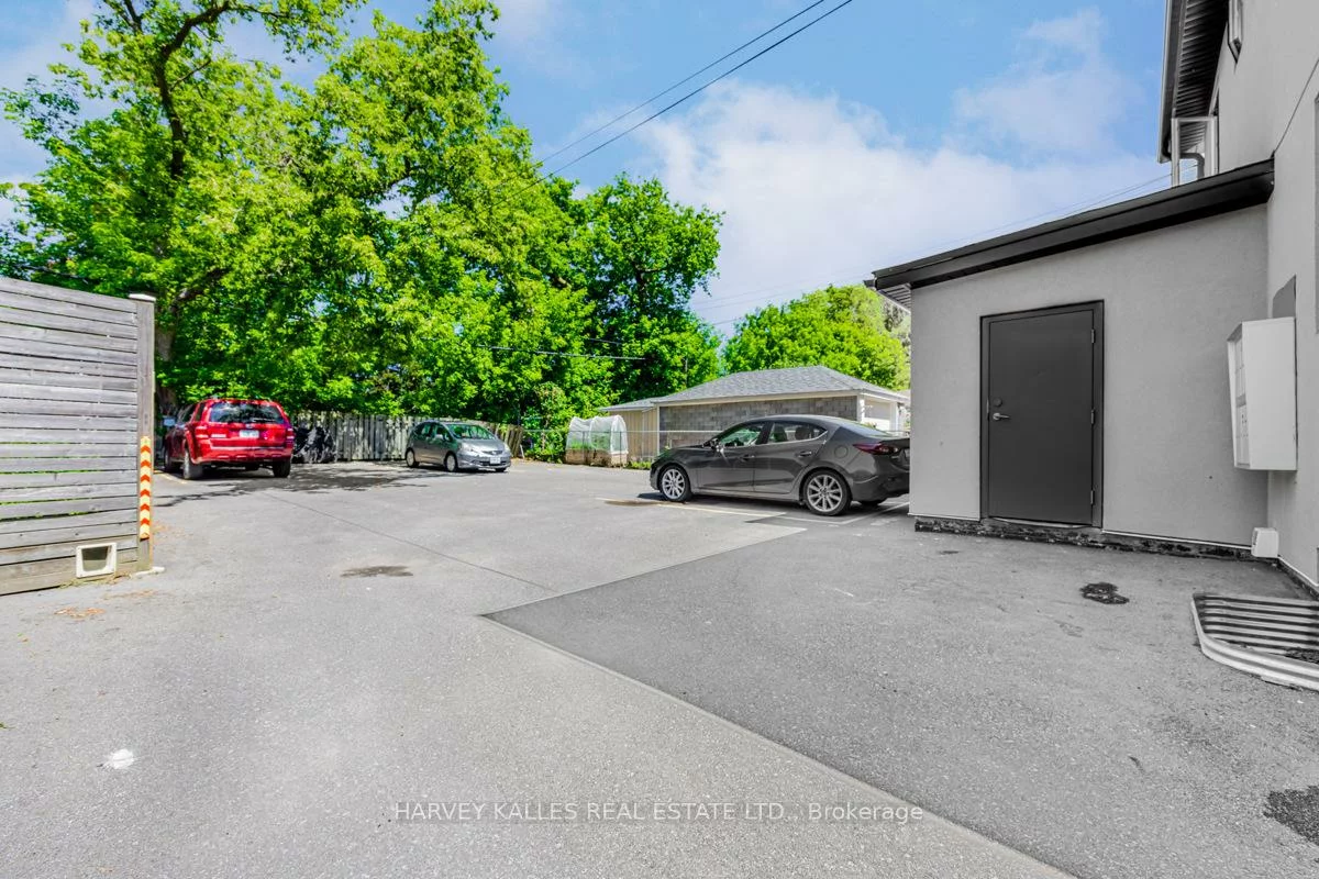 18, Cavell, Mimico, Toronto