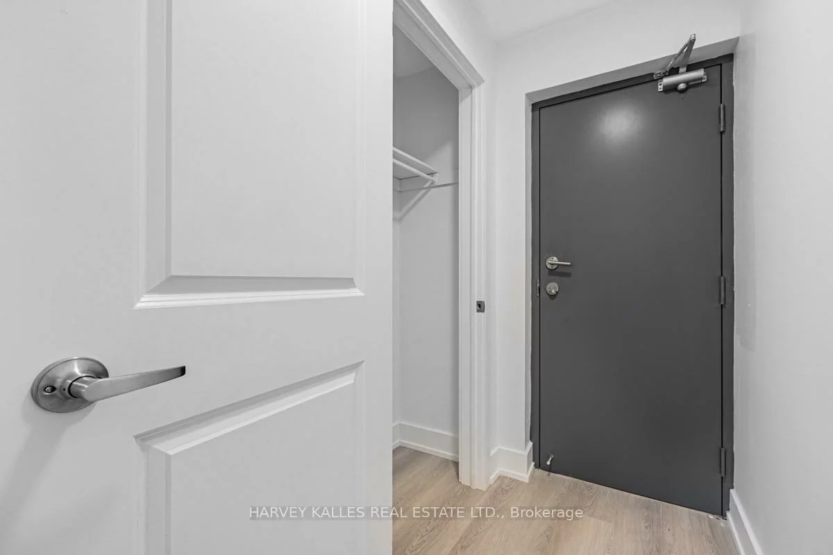 18, Cavell, Mimico, Toronto