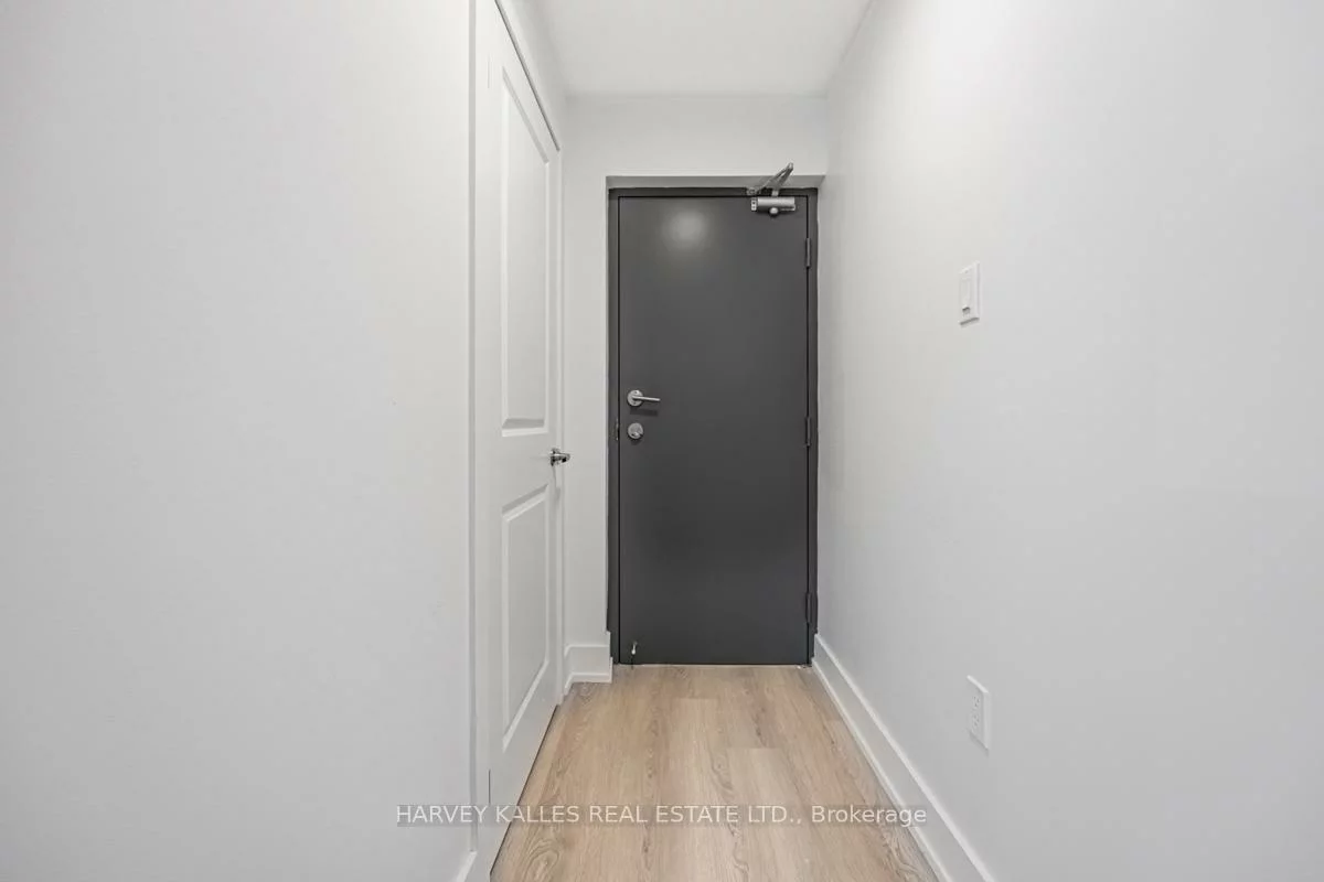 18, Cavell, Mimico, Toronto