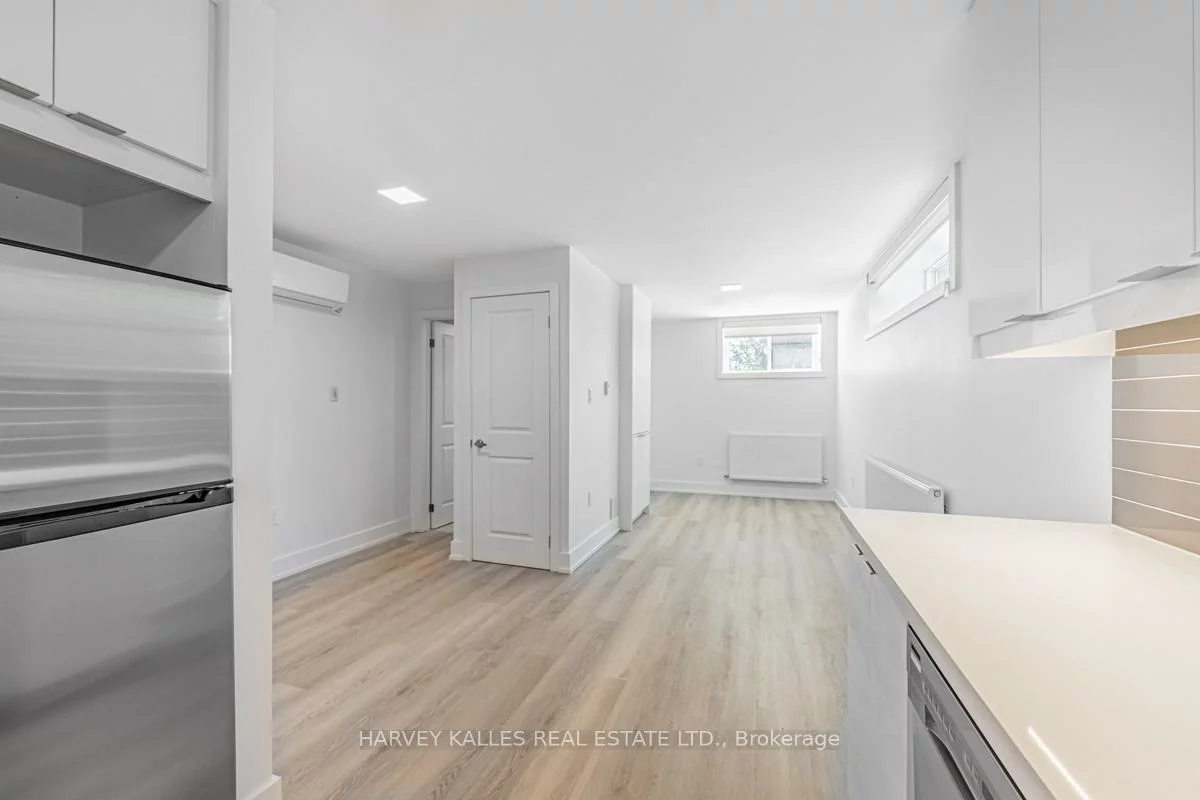 18, Cavell, Mimico, Toronto