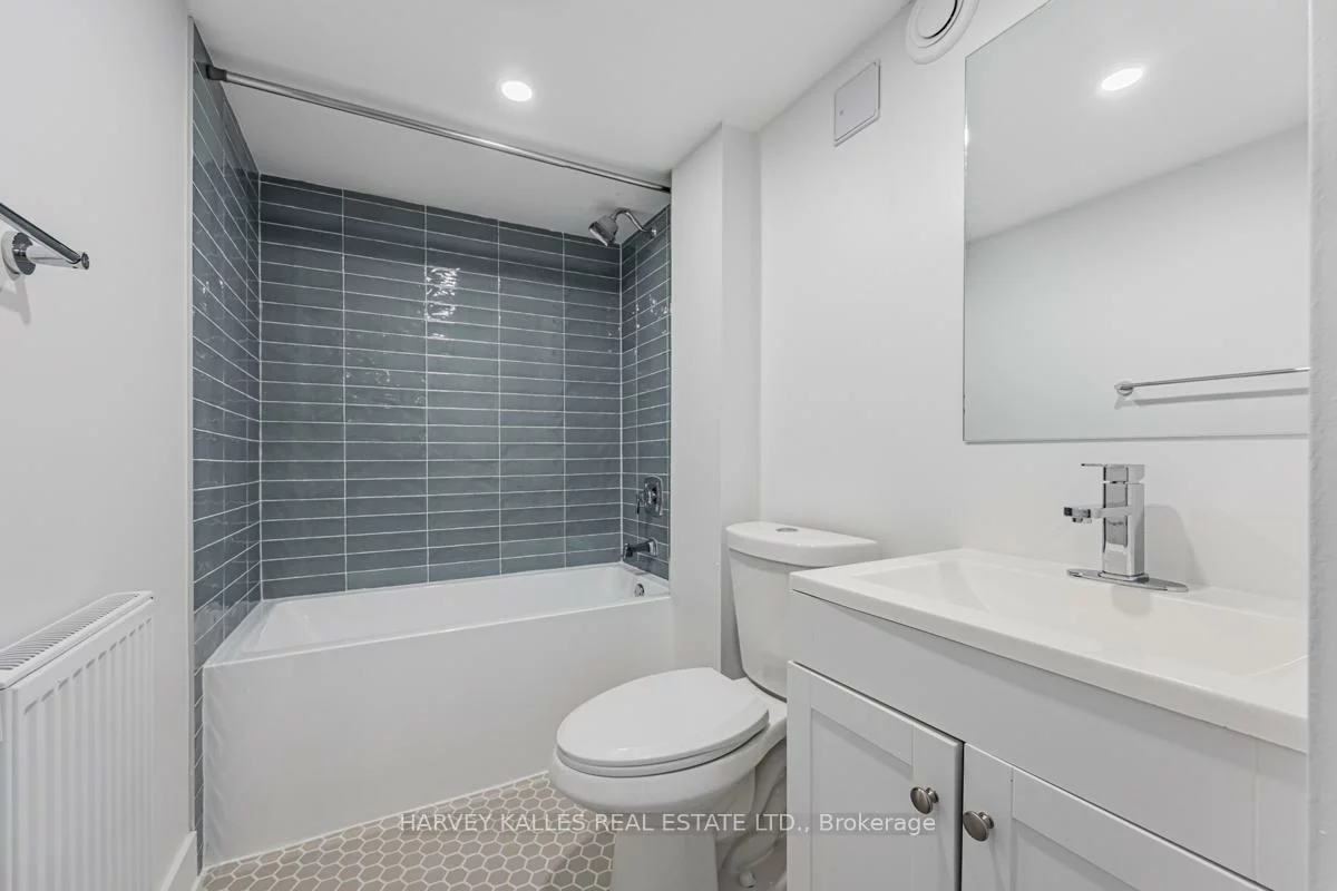 18, Cavell, Mimico, Toronto