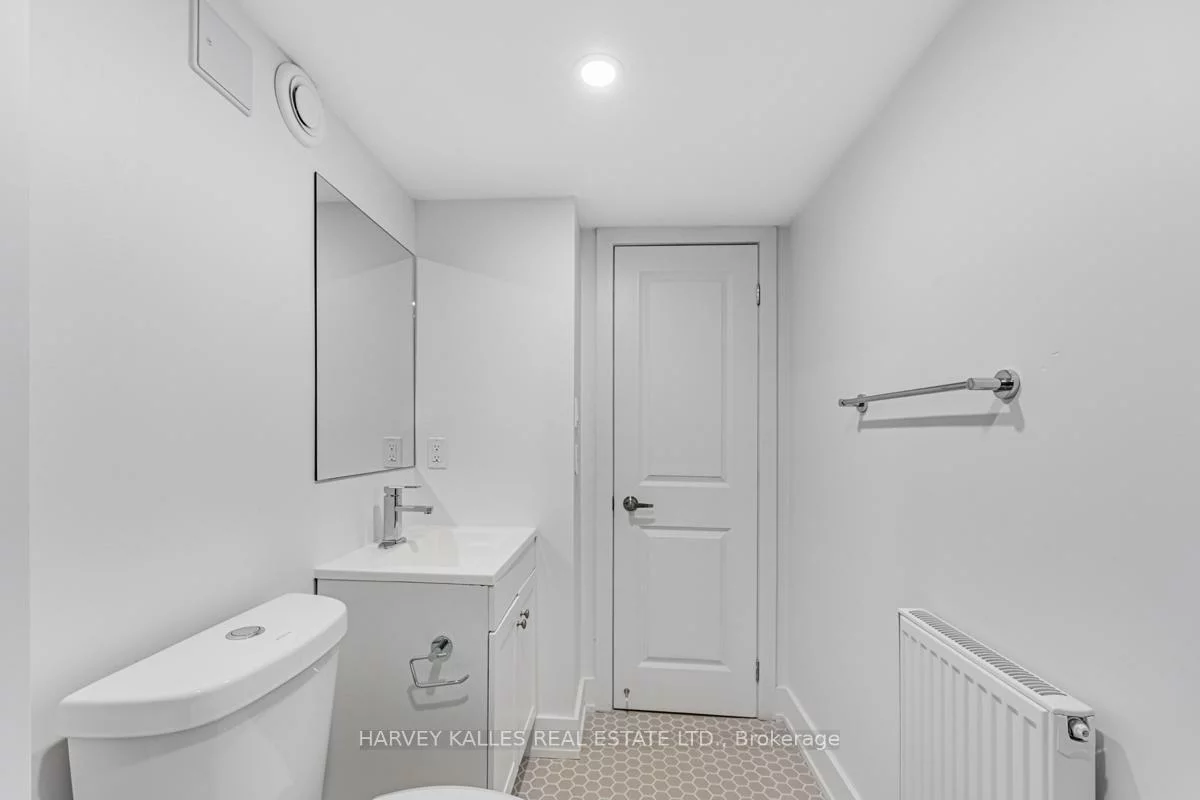 18, Cavell, Mimico, Toronto