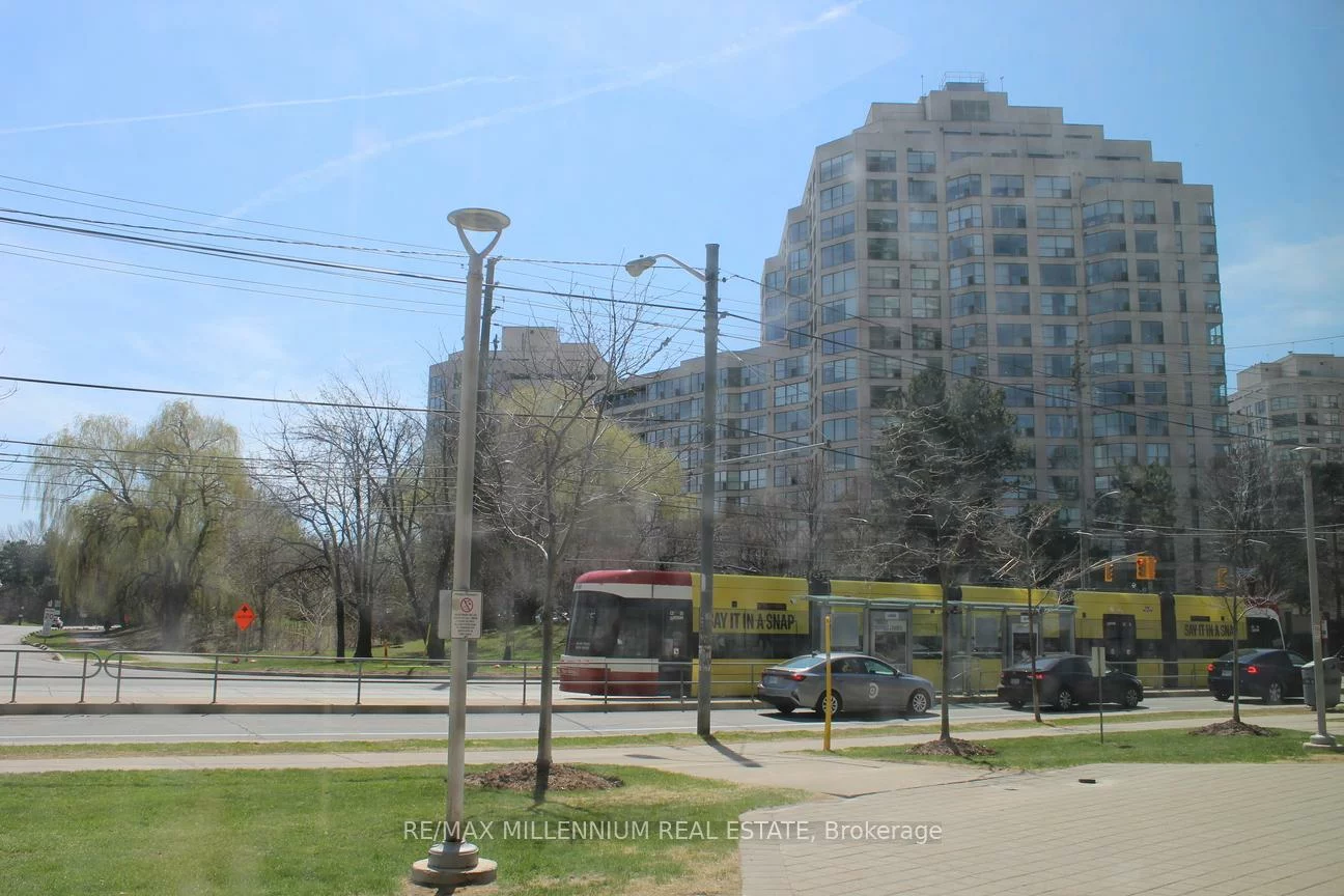 2240, Lakeshore, Mimico, Toronto