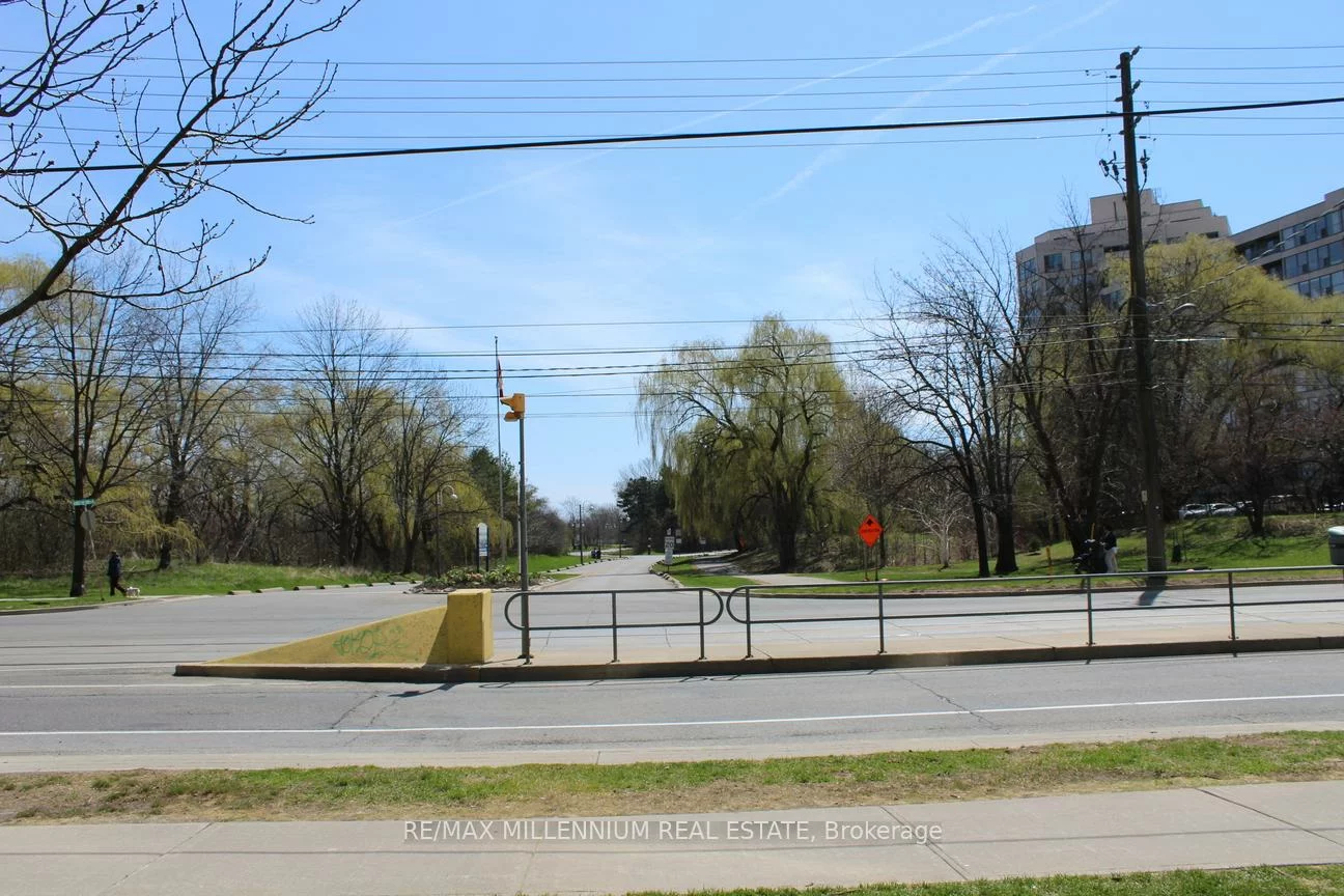 2240, Lakeshore, Mimico, Toronto