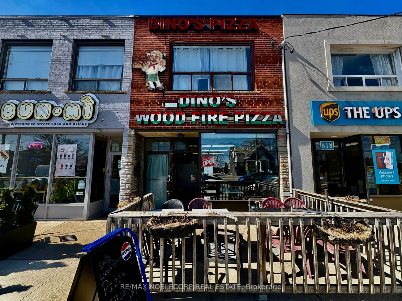 820, The Queensway, Stonegate-Queensway, Toronto