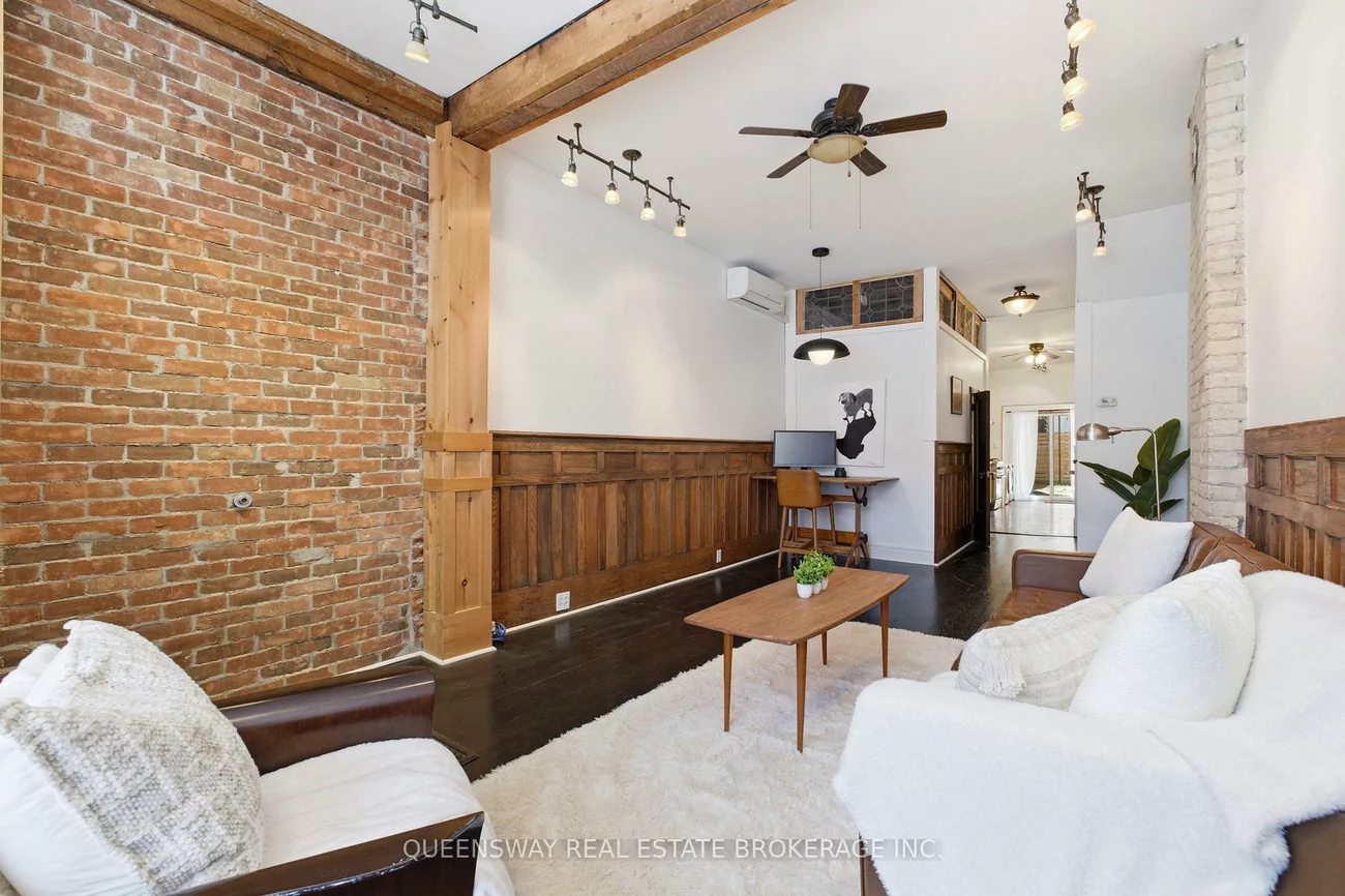 992, Dovercourt, Dovercourt-Wallace Emerson-Junction, Toronto