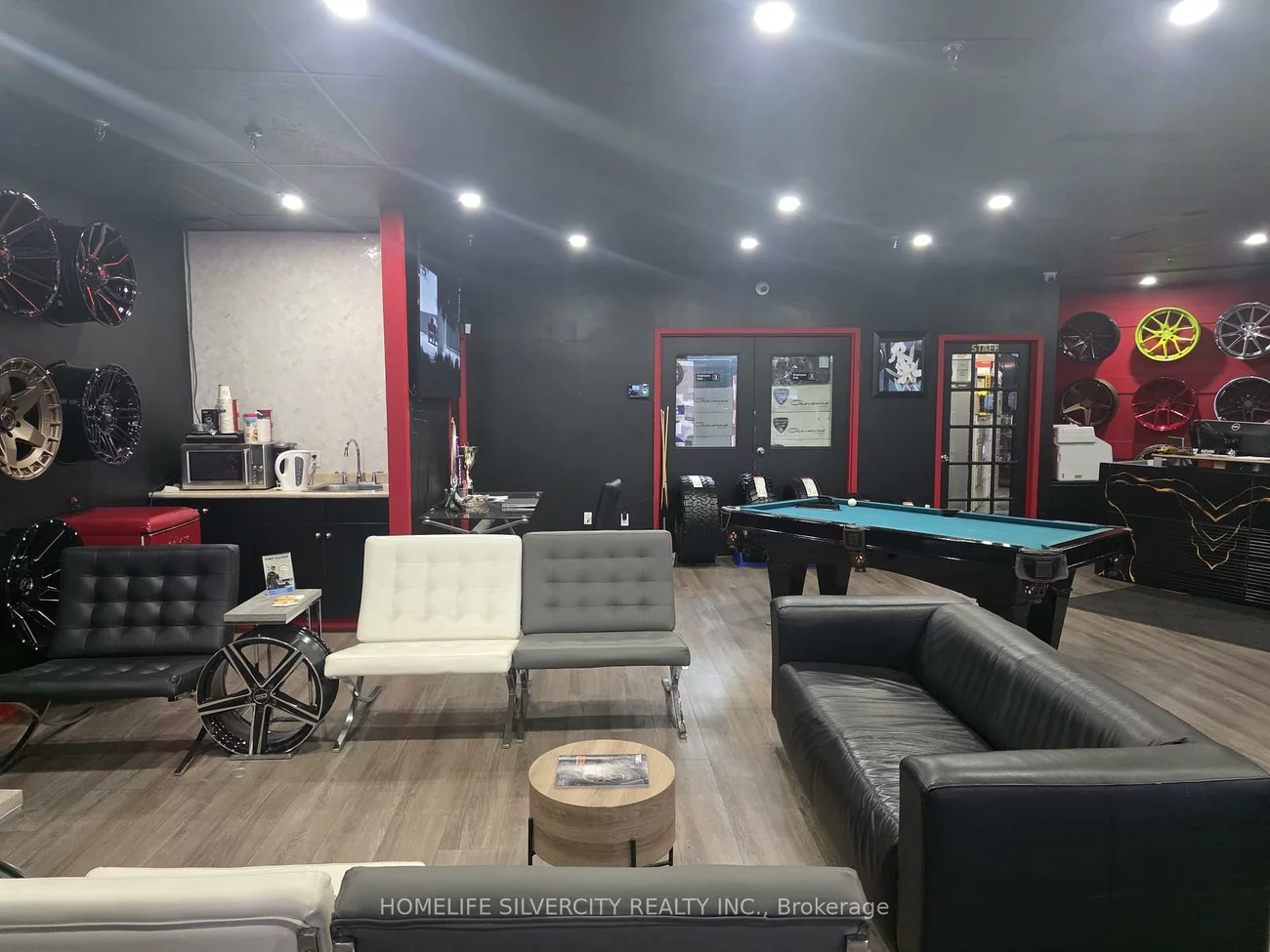 37, Kodiak, York University Heights, Toronto