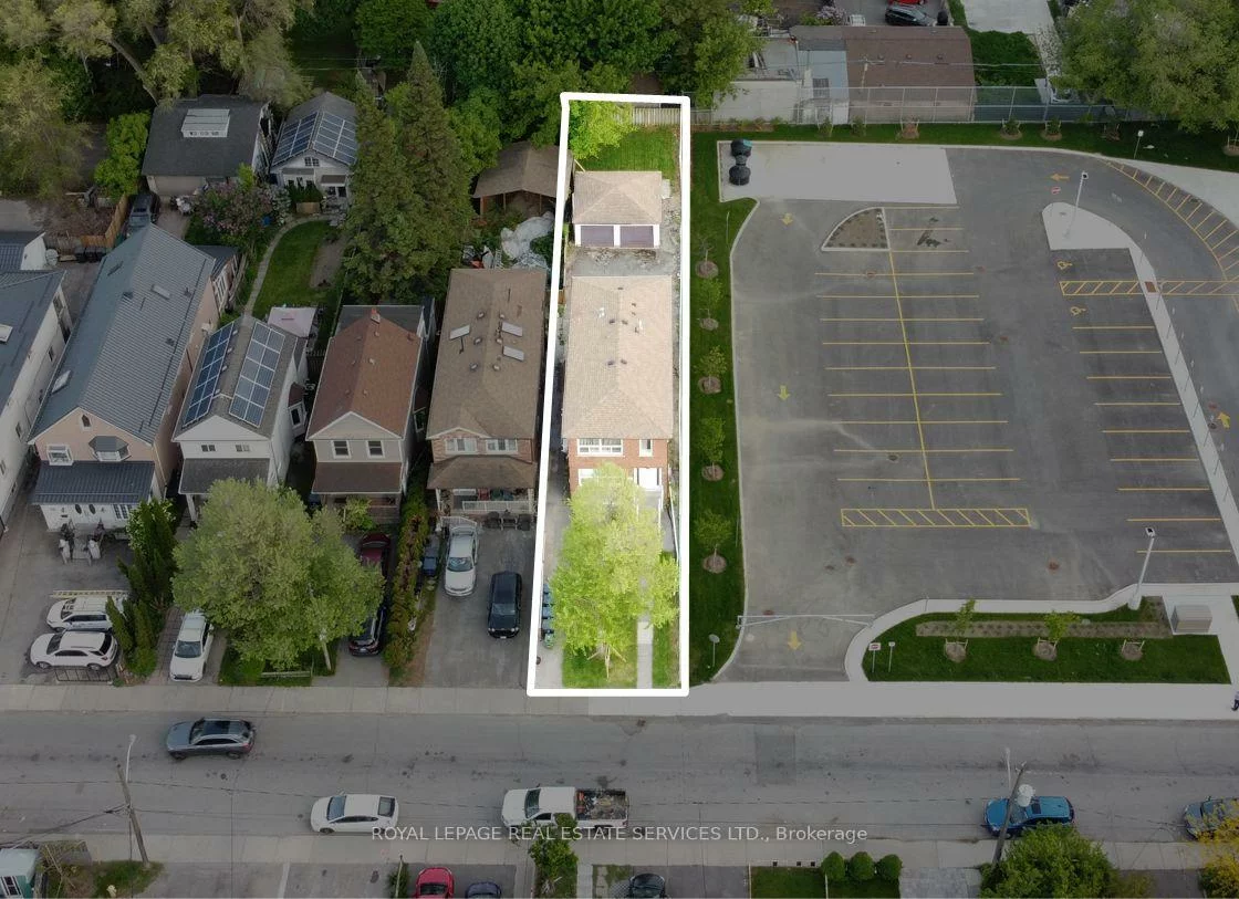 11, Dennis, Mount Dennis, Toronto