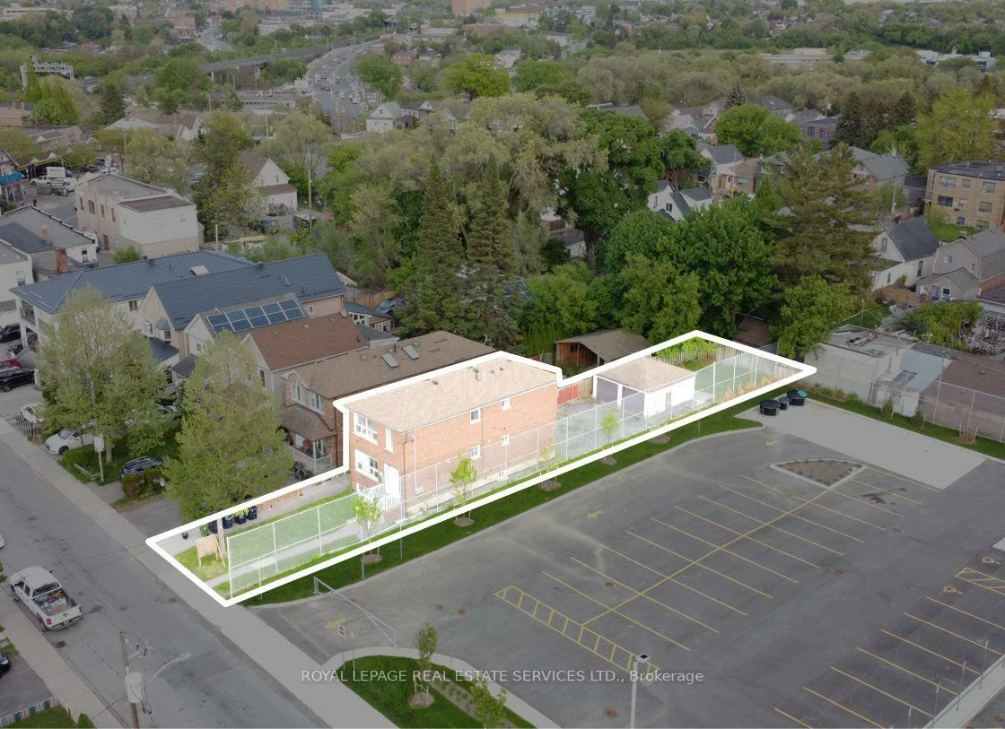 11, Dennis, Mount Dennis, Toronto