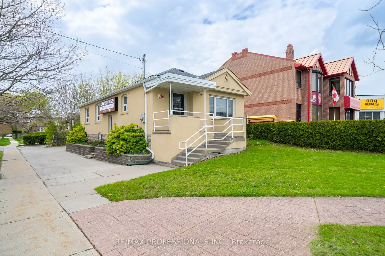 586, Browns, Alderwood, Toronto