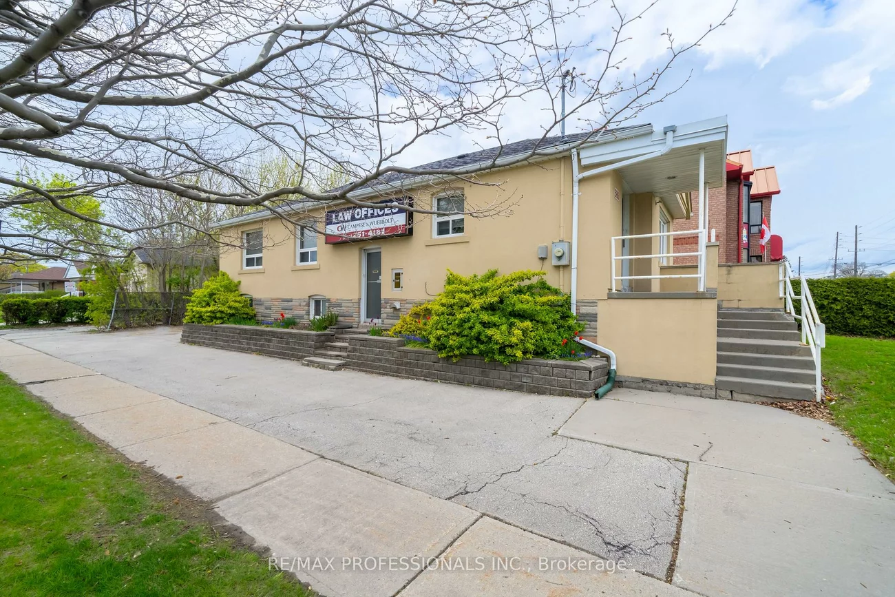 586, Browns, Alderwood, Toronto