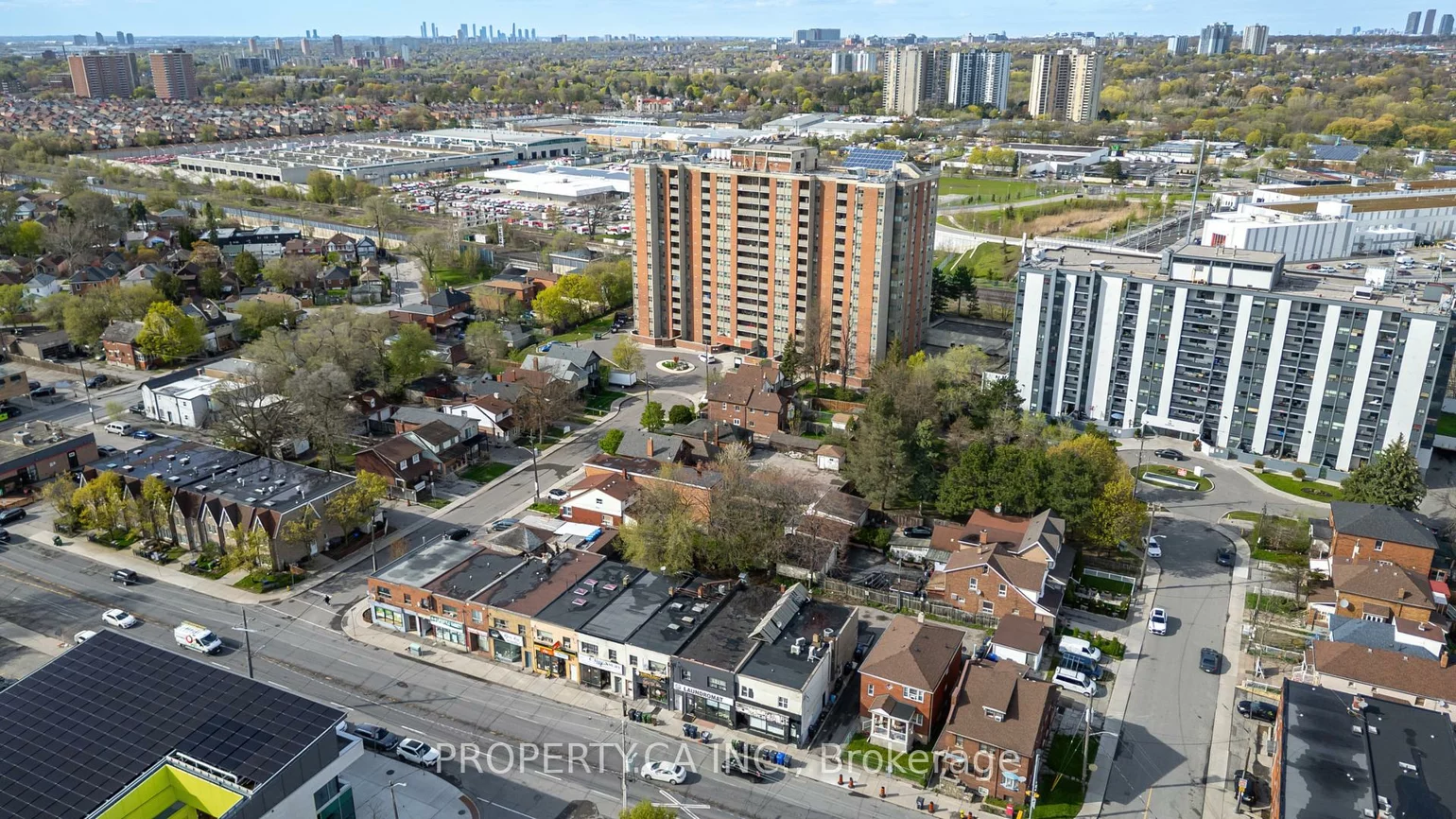 1213, Weston, Mount Dennis, Toronto