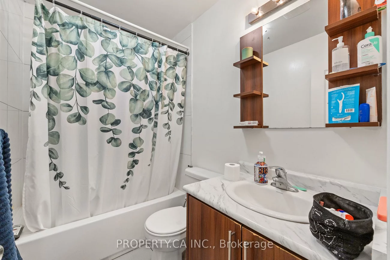 1213, Weston, Mount Dennis, Toronto