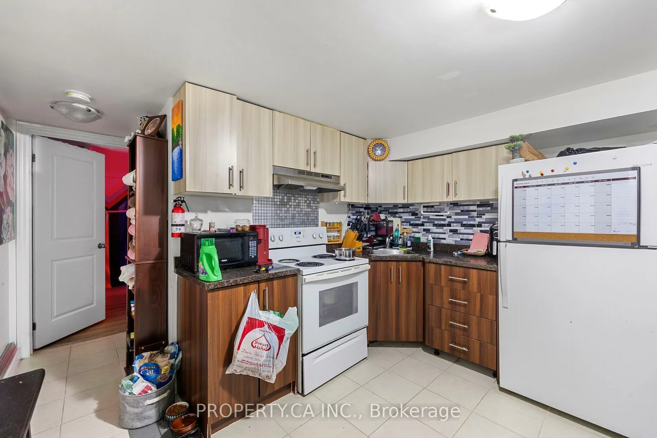 1213, Weston, Mount Dennis, Toronto