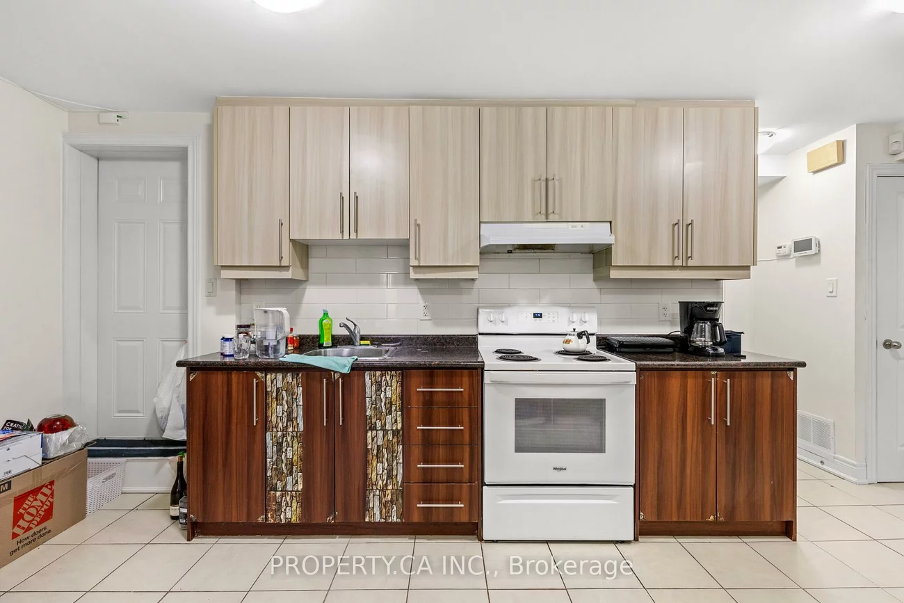 1213, Weston, Mount Dennis, Toronto
