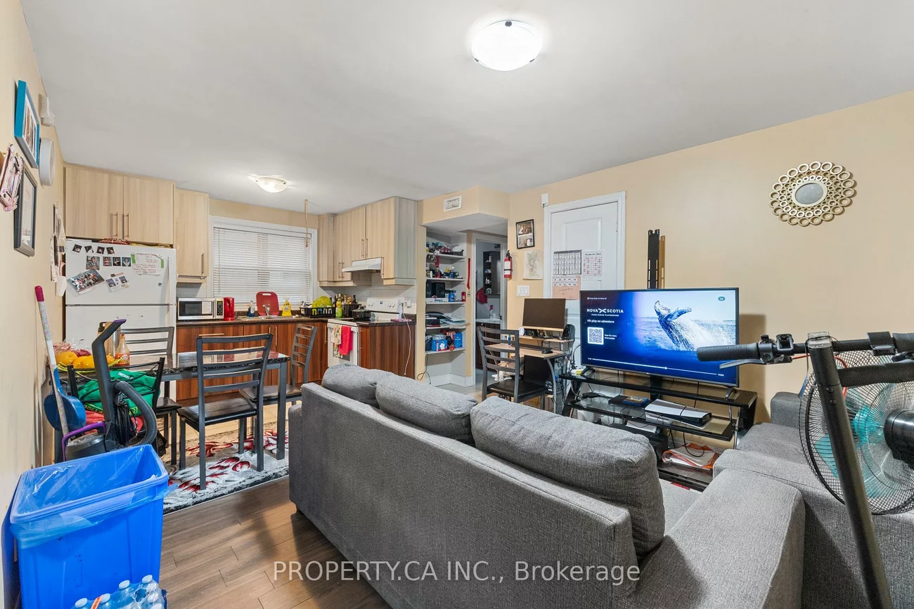 1213, Weston, Mount Dennis, Toronto