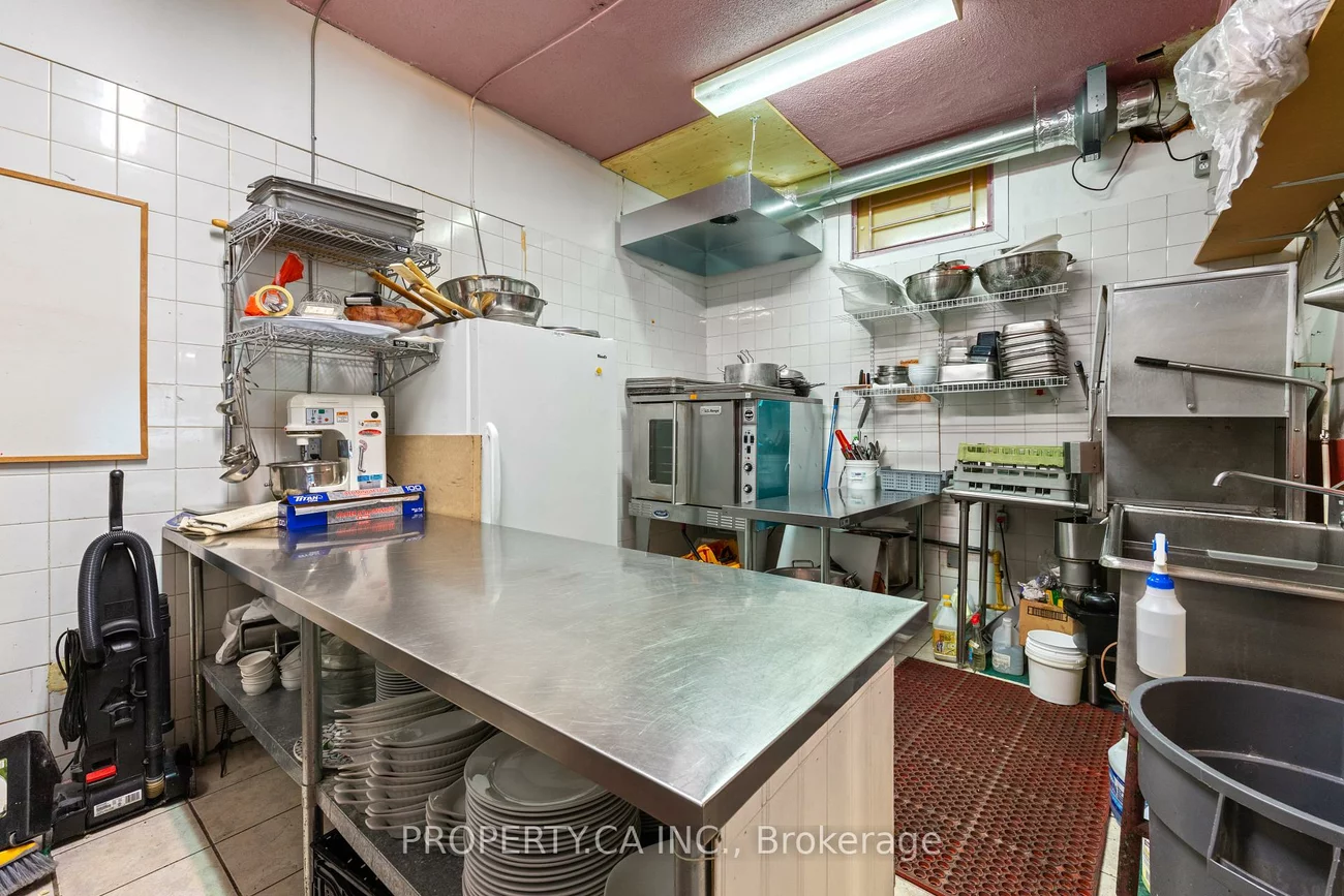 1213, Weston, Mount Dennis, Toronto