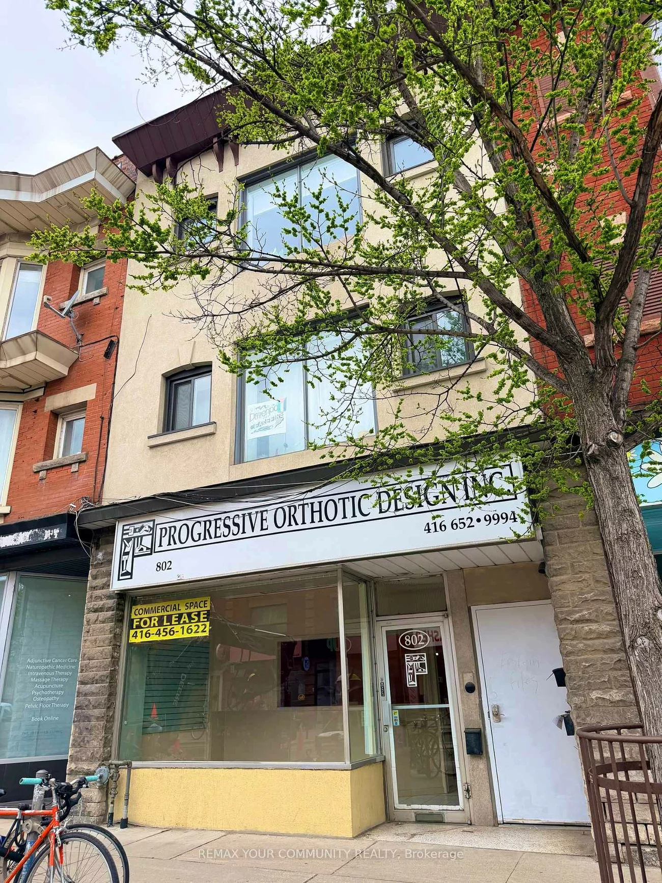 802, Bloor, Dovercourt-Wallace Emerson-Junction, Toronto