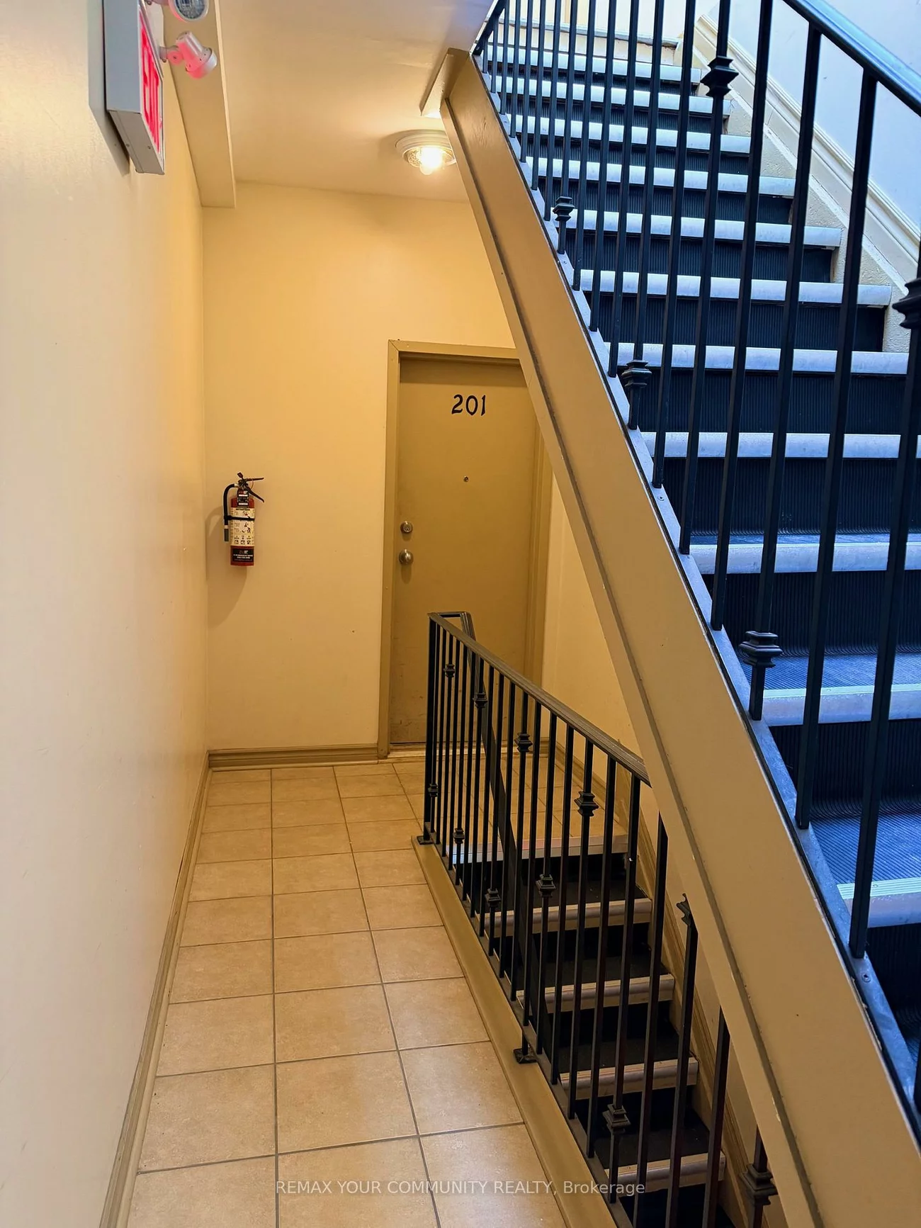 802, Bloor, Dovercourt-Wallace Emerson-Junction, Toronto