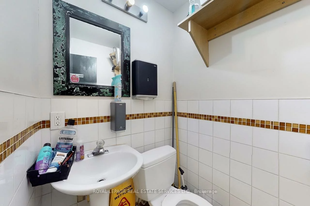2184, Bloor, High Park North, Toronto