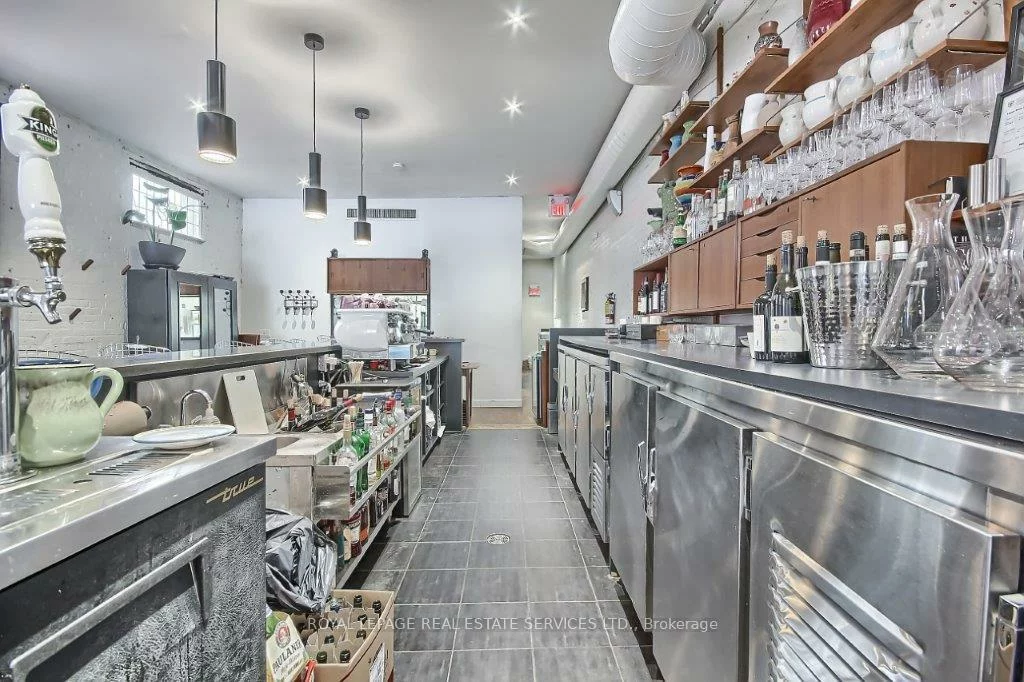 3047, Dundas, Junction Area, Toronto