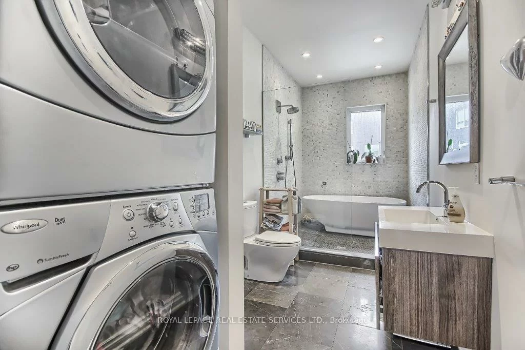 3047, Dundas, Junction Area, Toronto