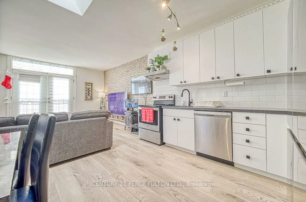 1606, Queen, South Parkdale, Toronto