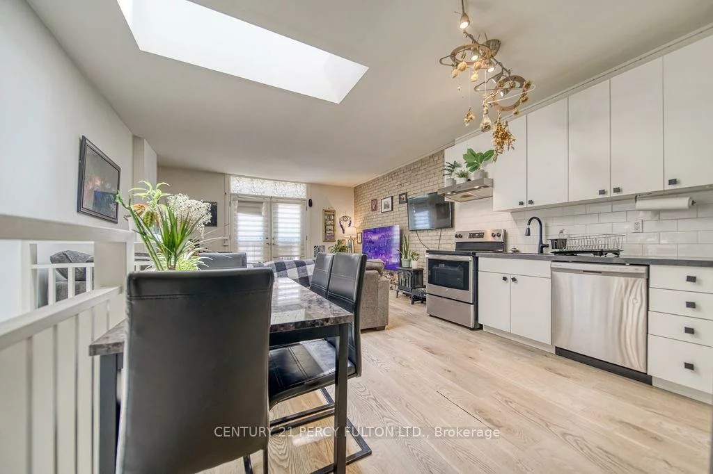1606, Queen, South Parkdale, Toronto